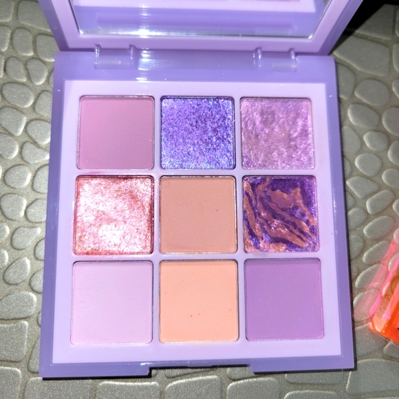 Bundle HUDA Beauty Pastels Lilac Neon Pink Obessions Eyeshadow Palettes - Picture 3 of 8